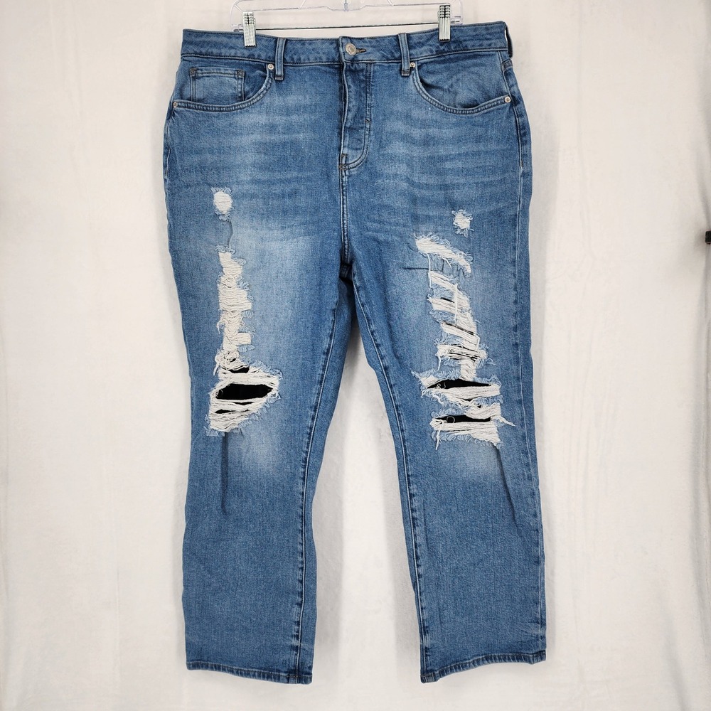 Forever 21 Womens Plus‎ Size 1X Distressed Ripped Straight Leg Jeans Denim